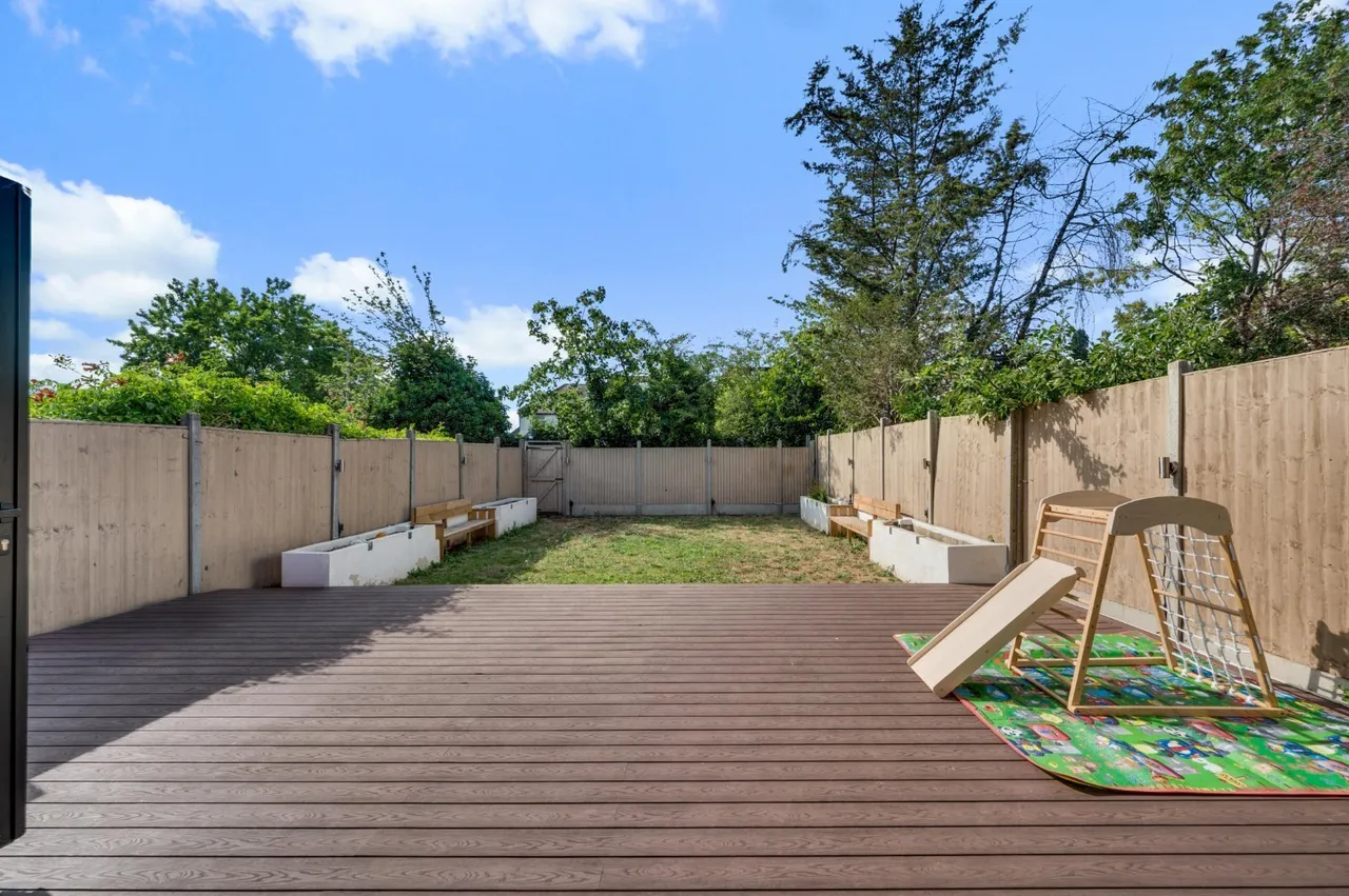 The Vale, London, NW11, photo 35
