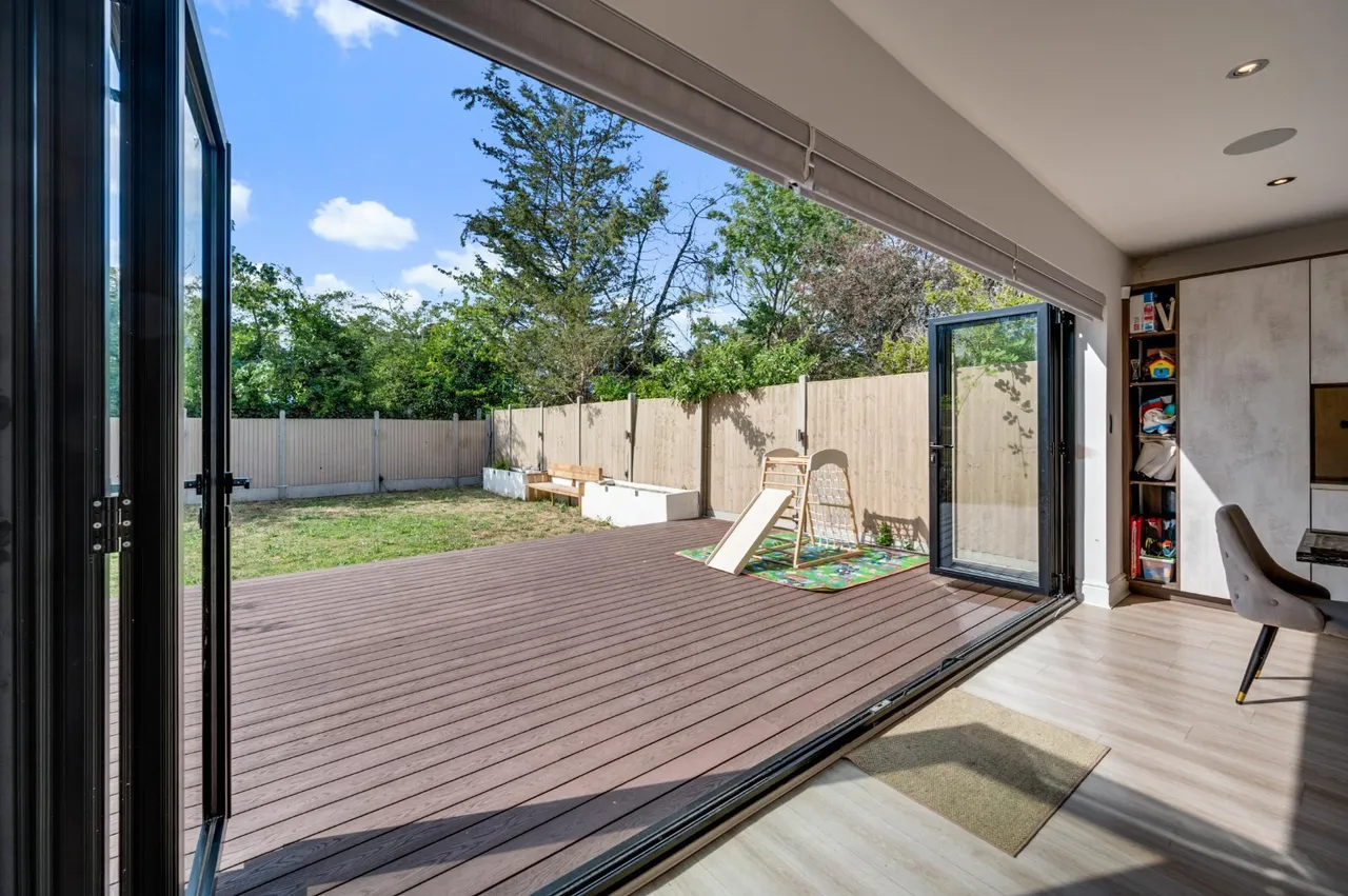 The Vale, London, NW11, photo 34