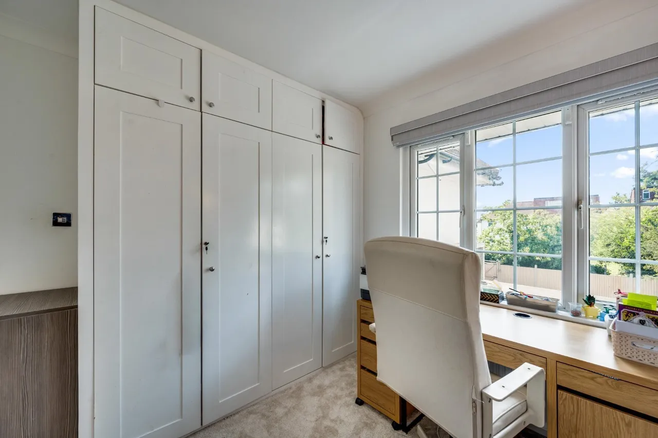 The Vale, London, NW11, photo 18