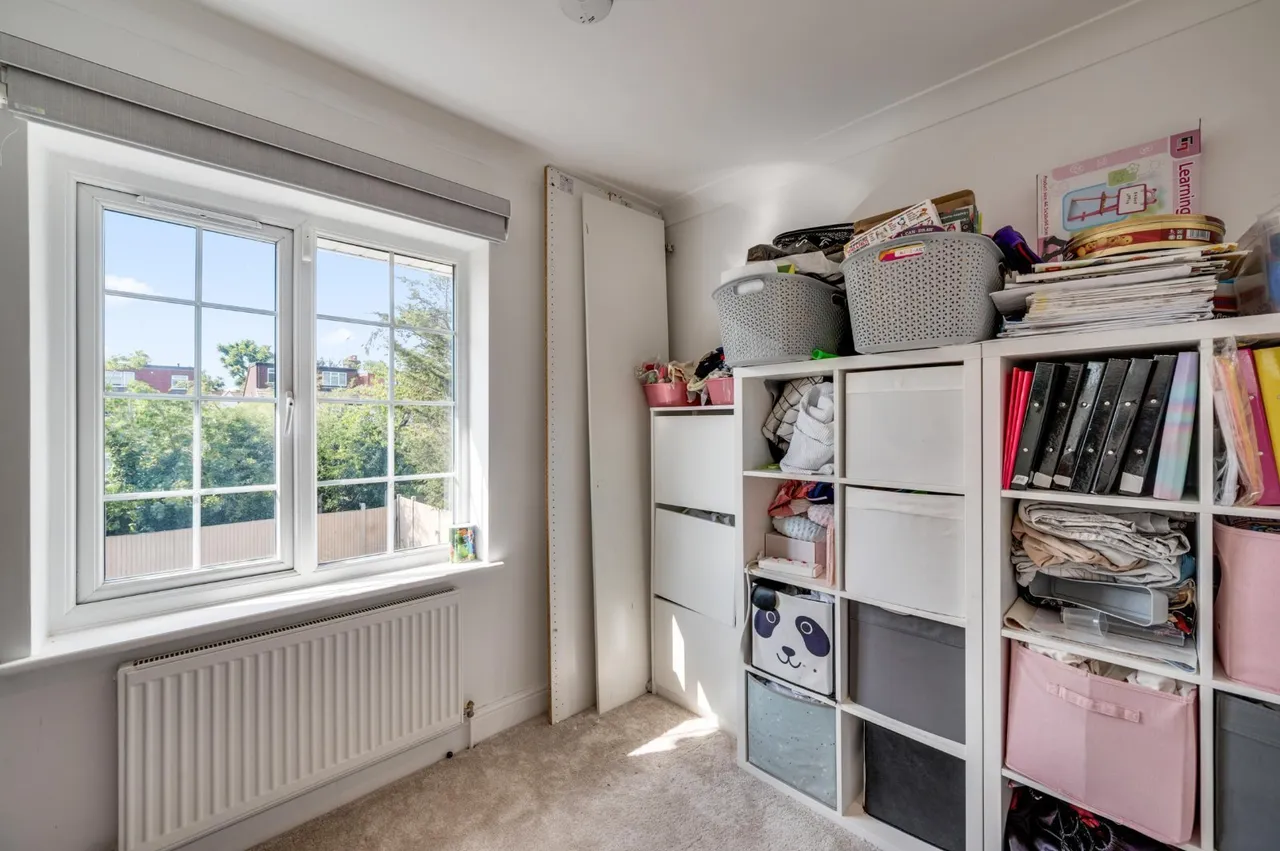 The Vale, London, NW11, photo 20