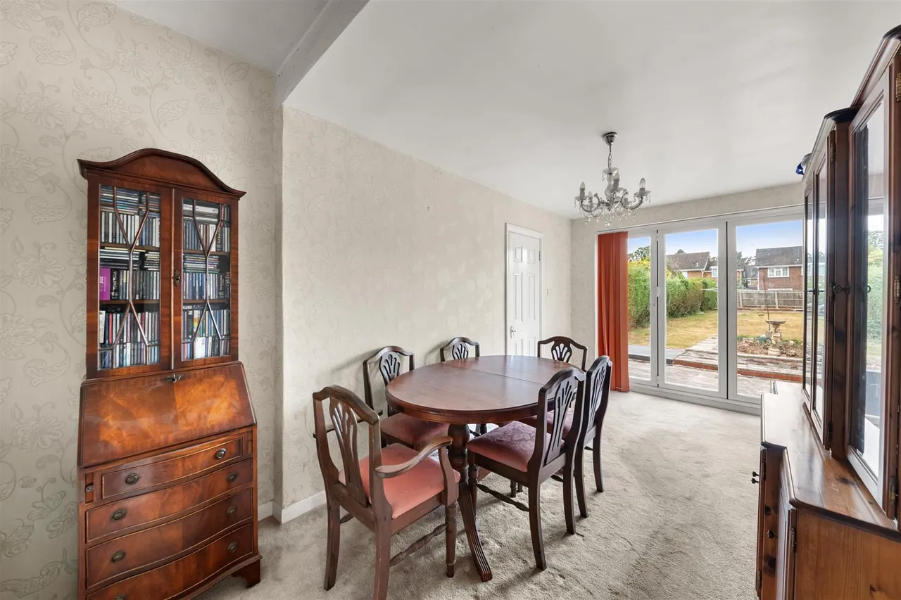 Tudor Way, Hillingdon, photo 9