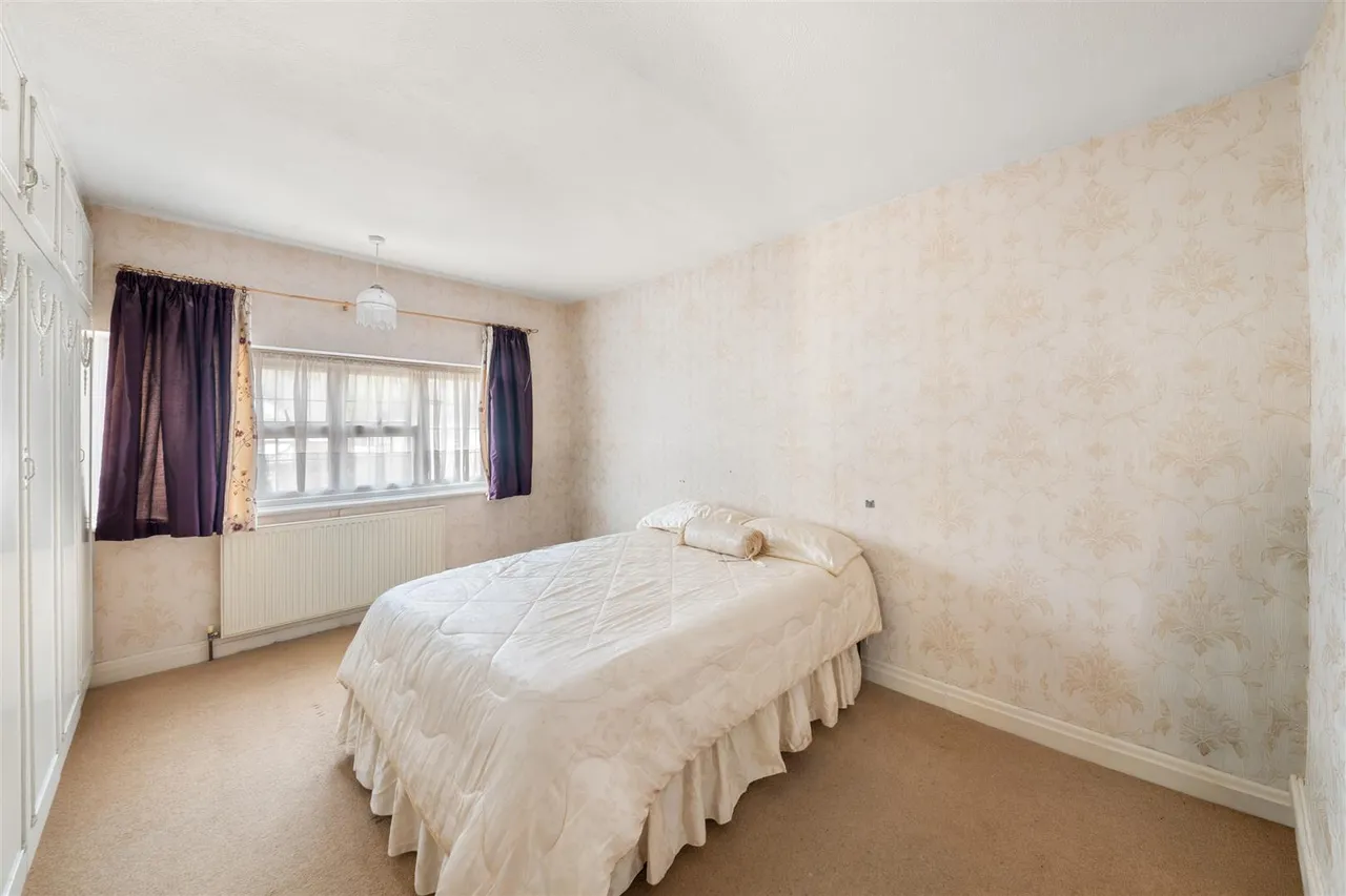 Tudor Way, Hillingdon, photo 10