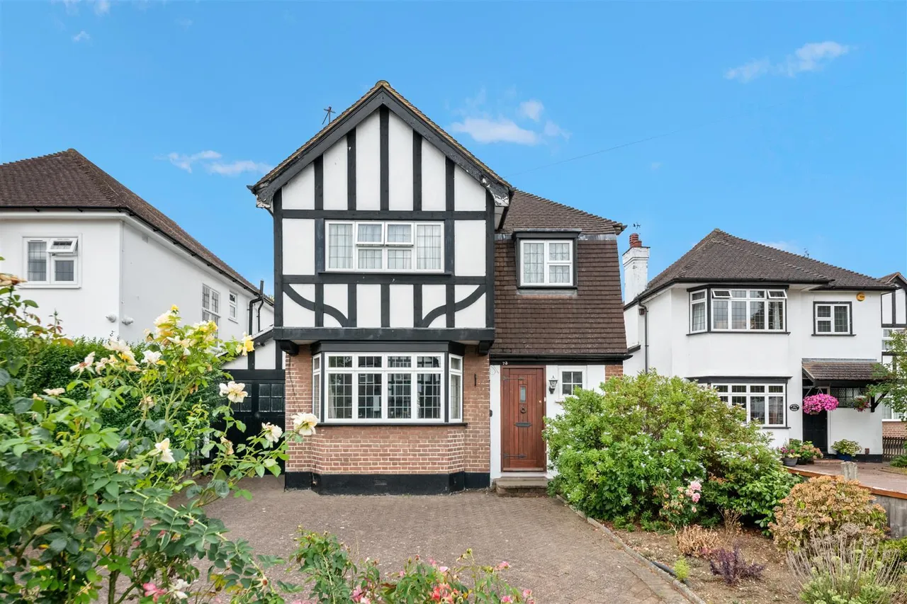 Tudor Way, Hillingdon, photo 13