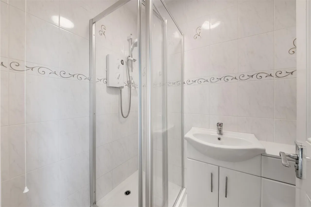 Tudor Way, Hillingdon, photo 16