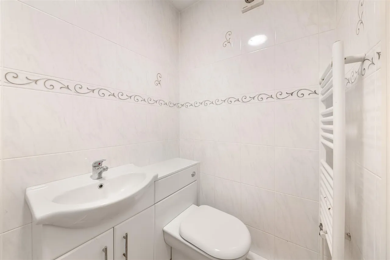 Tudor Way, Hillingdon, photo 17