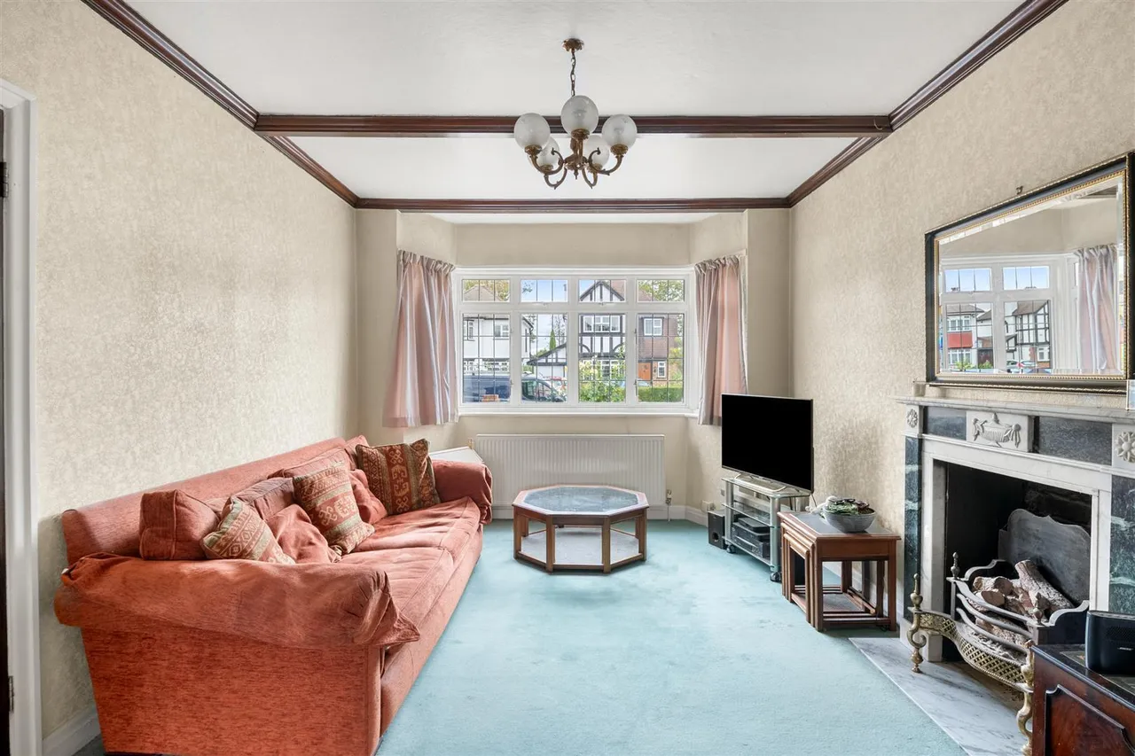 Tudor Way, Hillingdon, photo 14