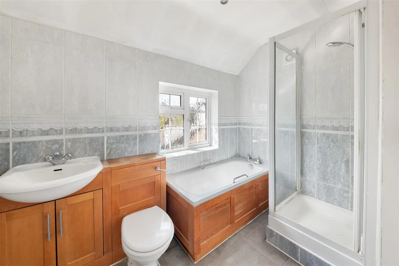Tudor Way, Hillingdon, photo 8