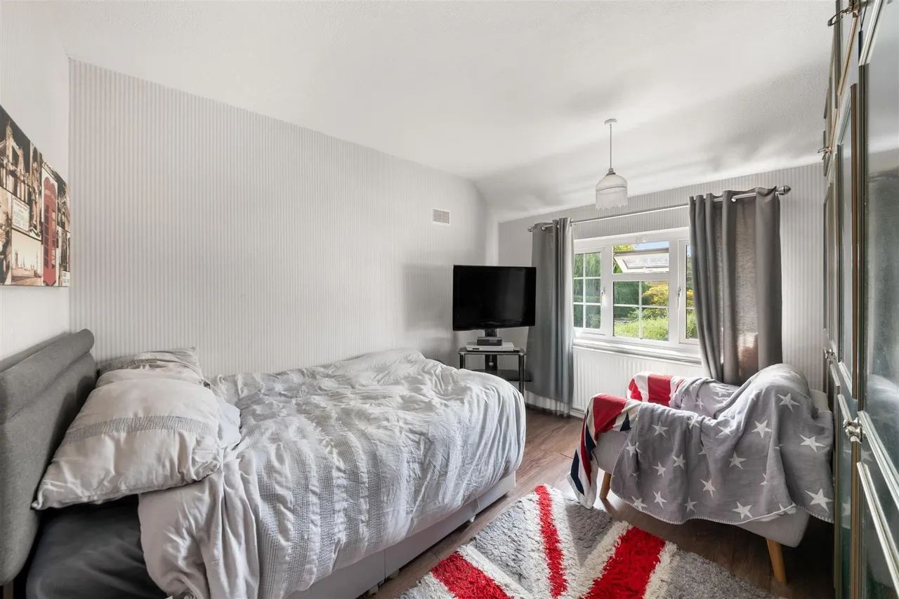Tudor Way, Hillingdon, photo 18