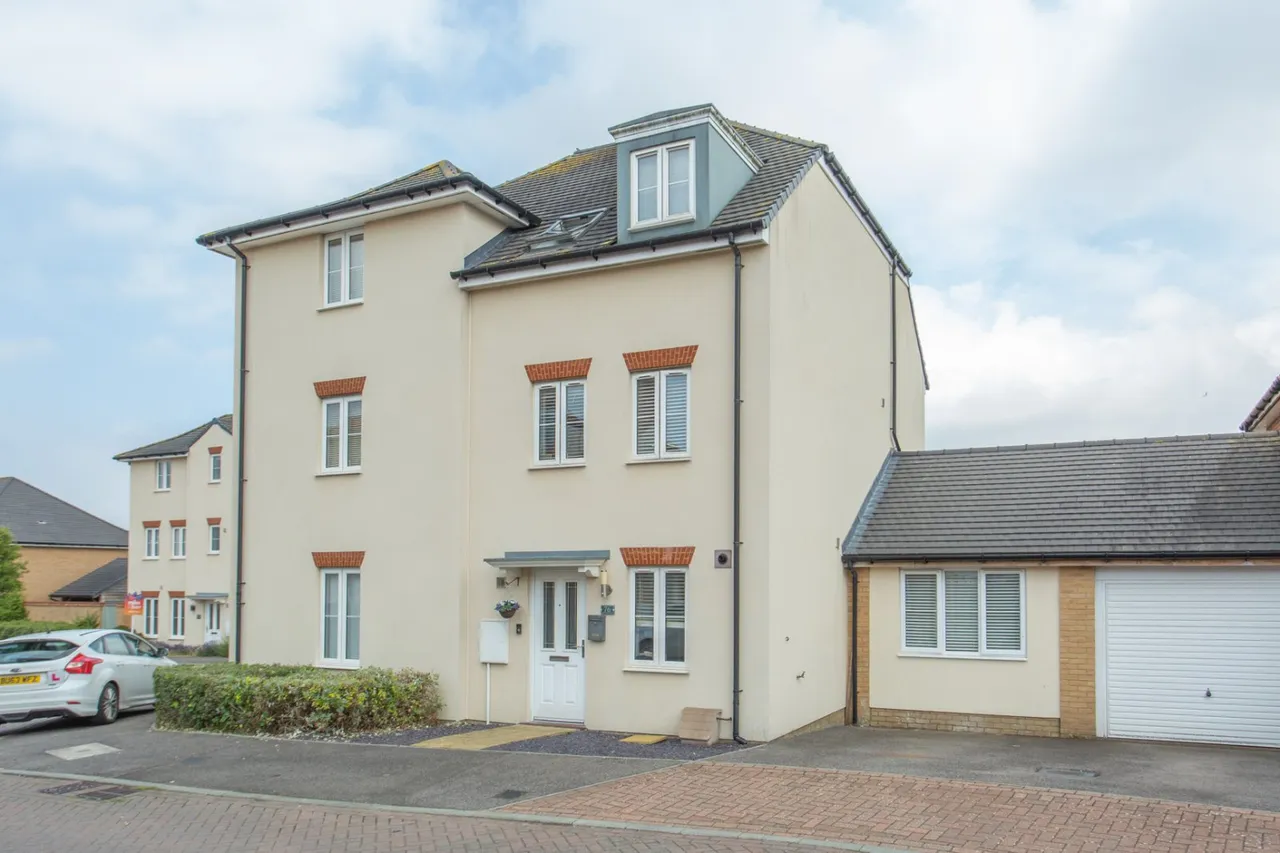 3 bed house for sale, Millyard Road, Aylesham, CT3
