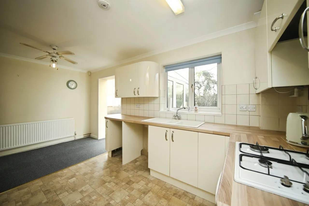 Grafton Close, Taunton, photo 9
