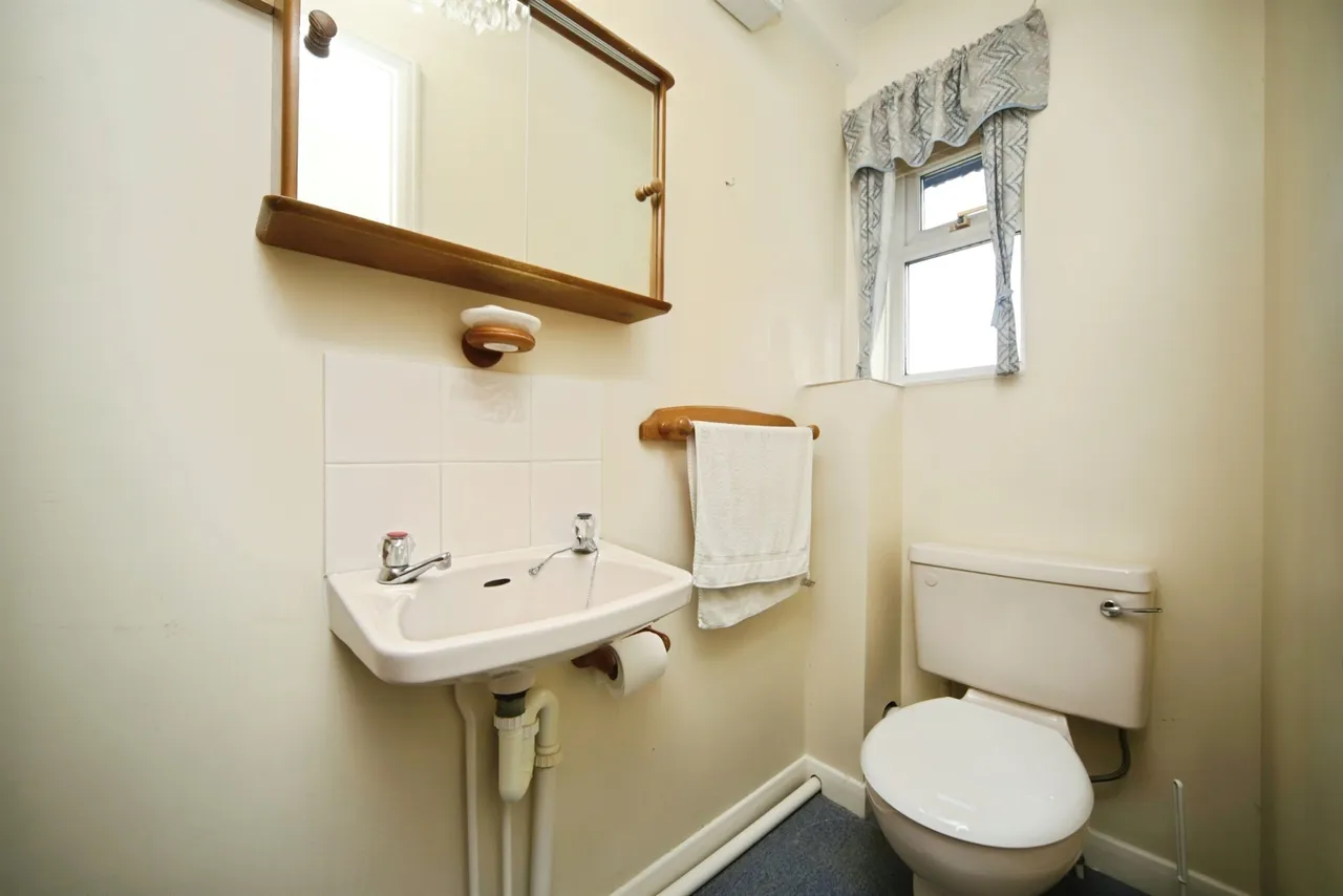Grafton Close, Taunton, photo 11
