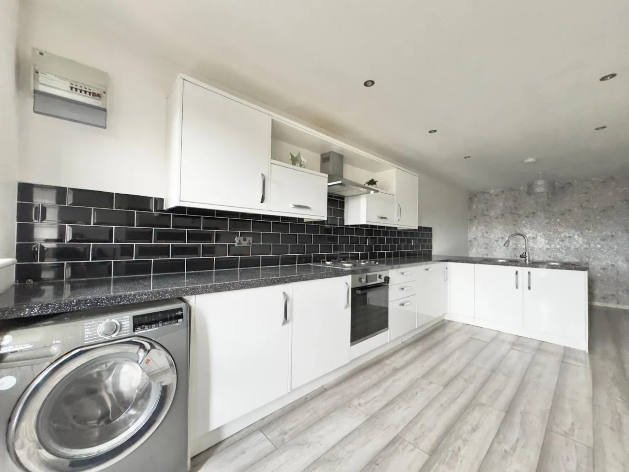 Worsbrough Road, Blacker Hill, Barnsley, photo 6