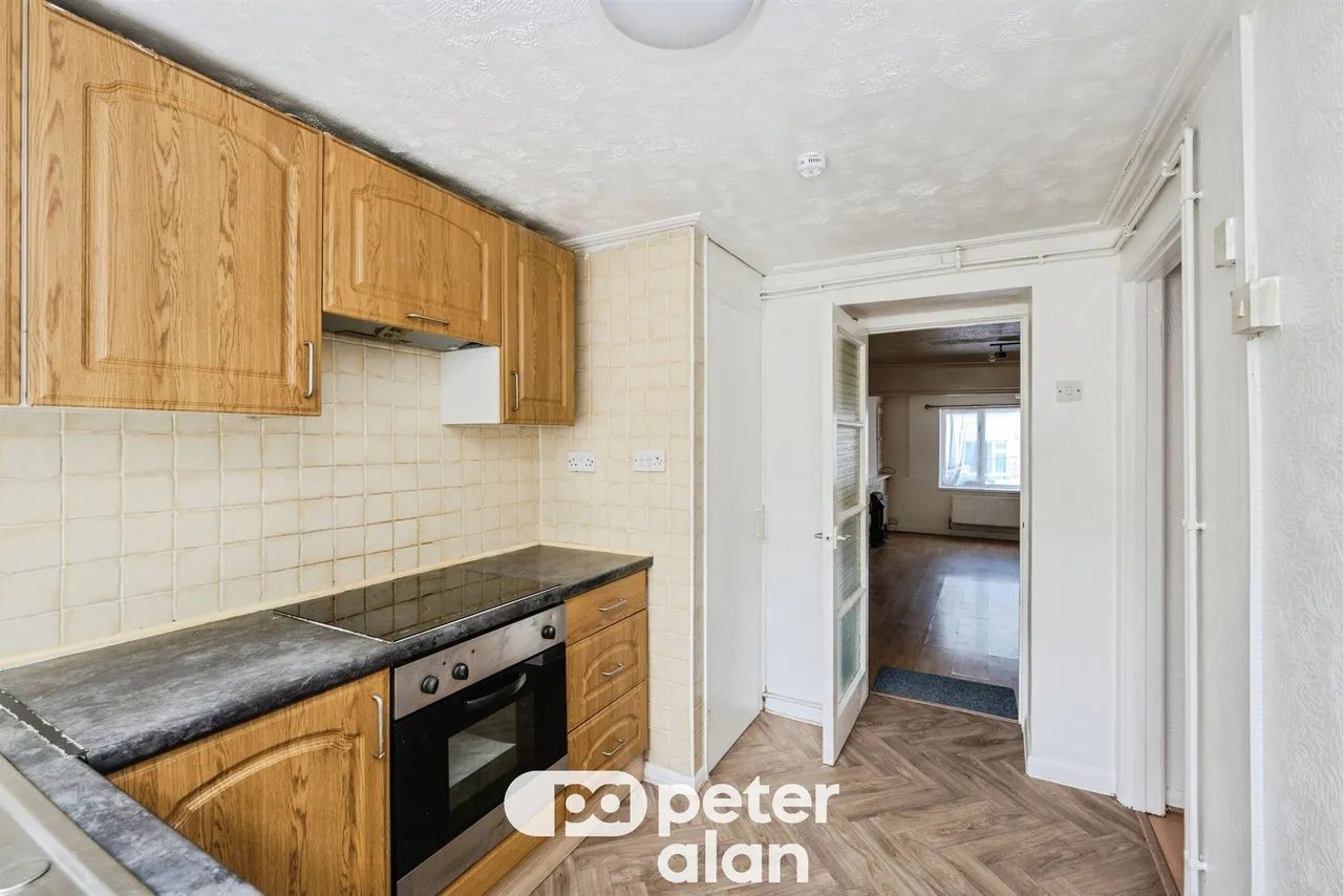 New Road, Neath, SA10, photo 9