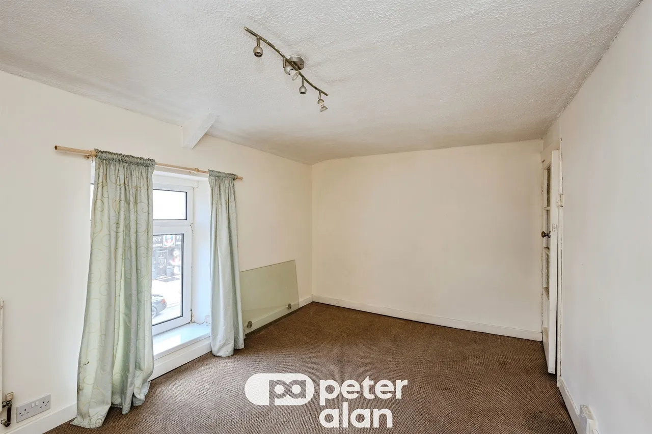 New Road, Neath, SA10, photo 7