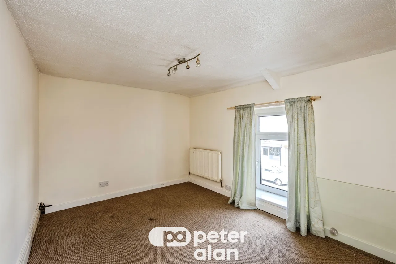 New Road, Neath, SA10, photo 8