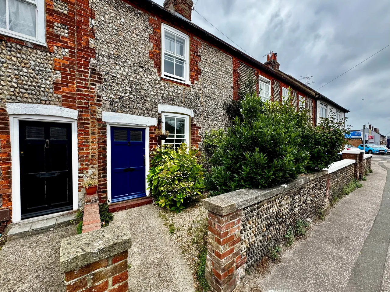 2 bed house to rent, South Street, Worthing, BN14