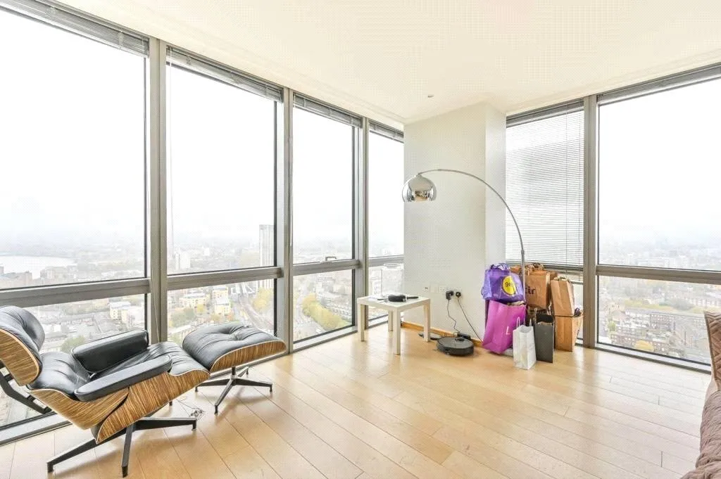2 bed flat to rent, Hertsmere Road, London, E14