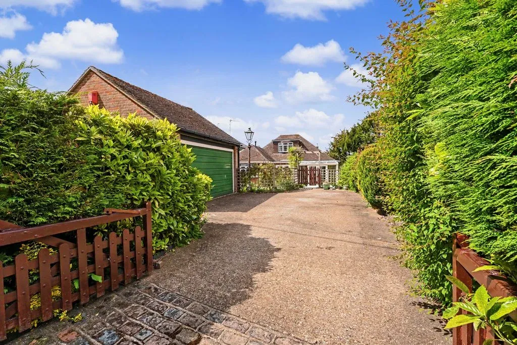 Western Road, Tring, Hertfordshire, HP23 4BN, photo 12