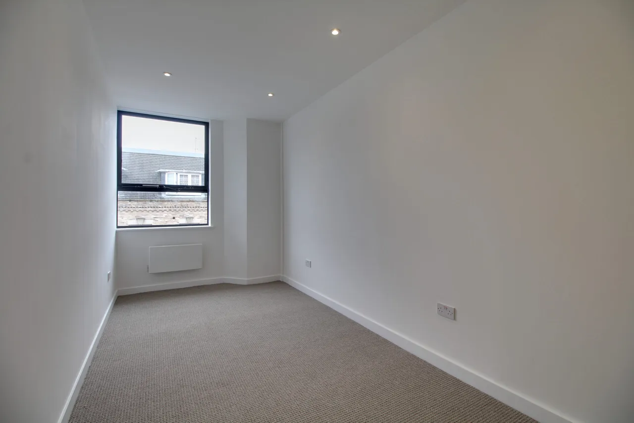 Victoria Road, Aldershot, GU11, photo 5