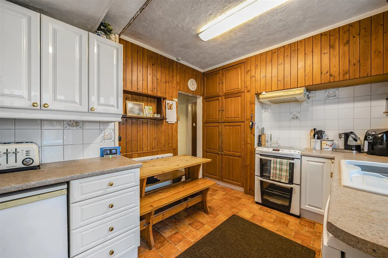 Buff Avenue, Banstead, Surrey, SM7 2DW, photo 12
