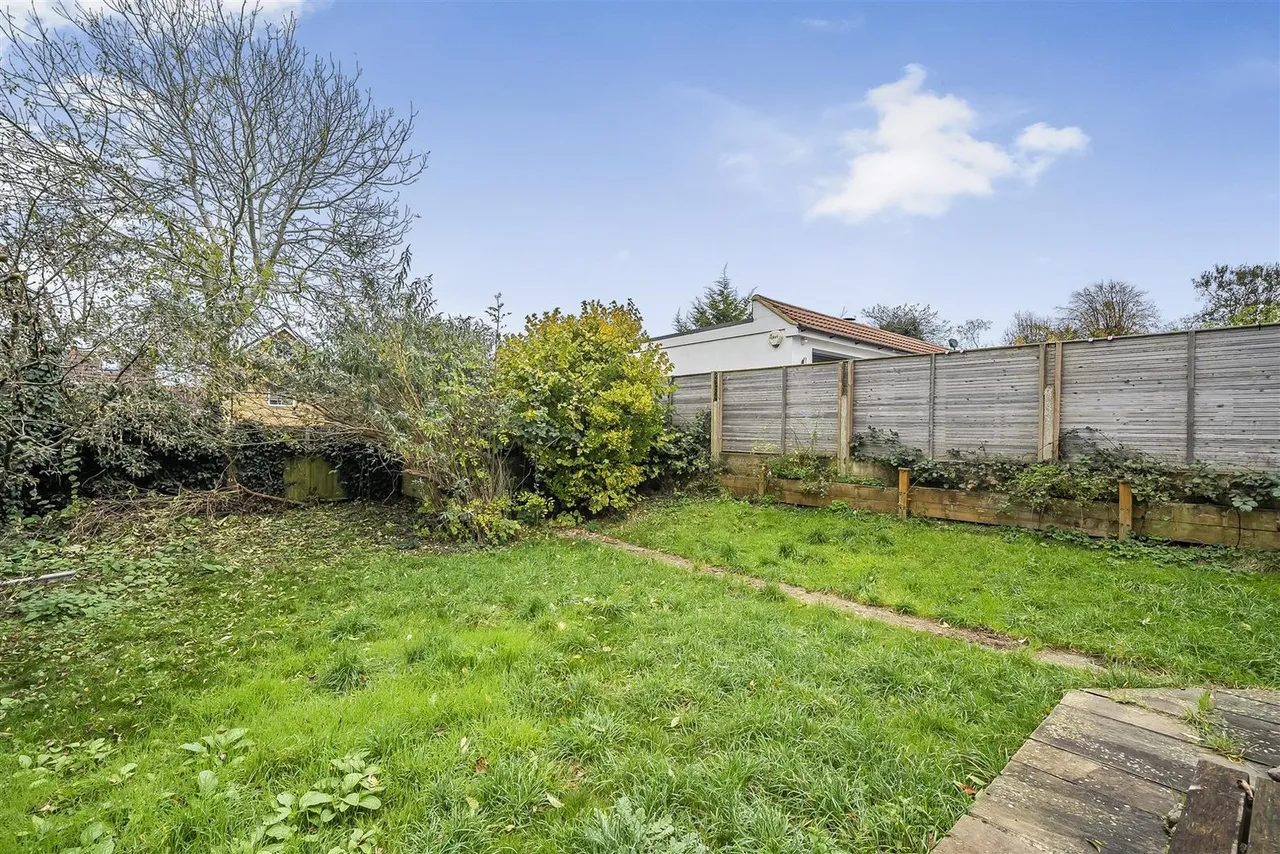 Buff Avenue, Banstead, Surrey, SM7 2DW, photo 8