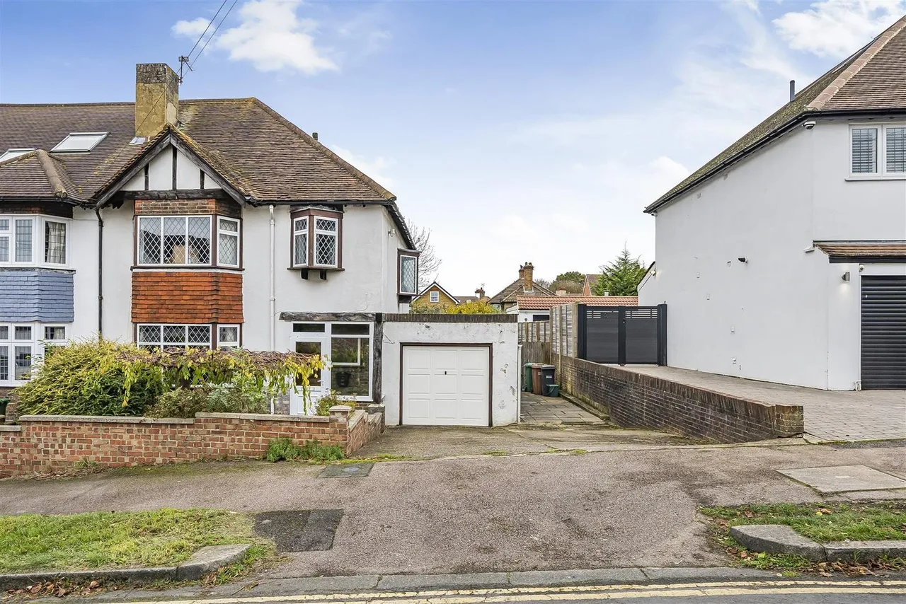 Buff Avenue, Banstead, Surrey, SM7 2DW, photo 18
