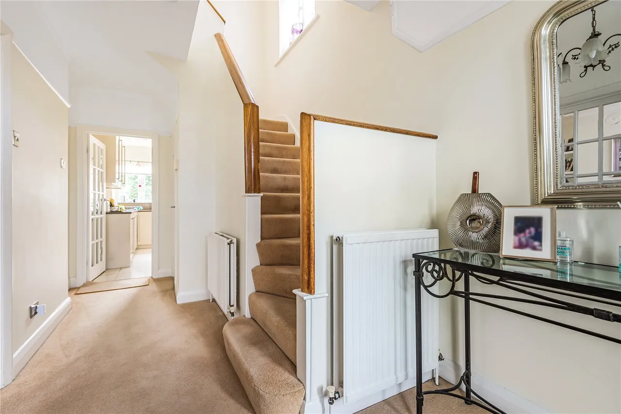 Sussex Way, Cockfosters, Barnet, EN4 0BG, photo 2