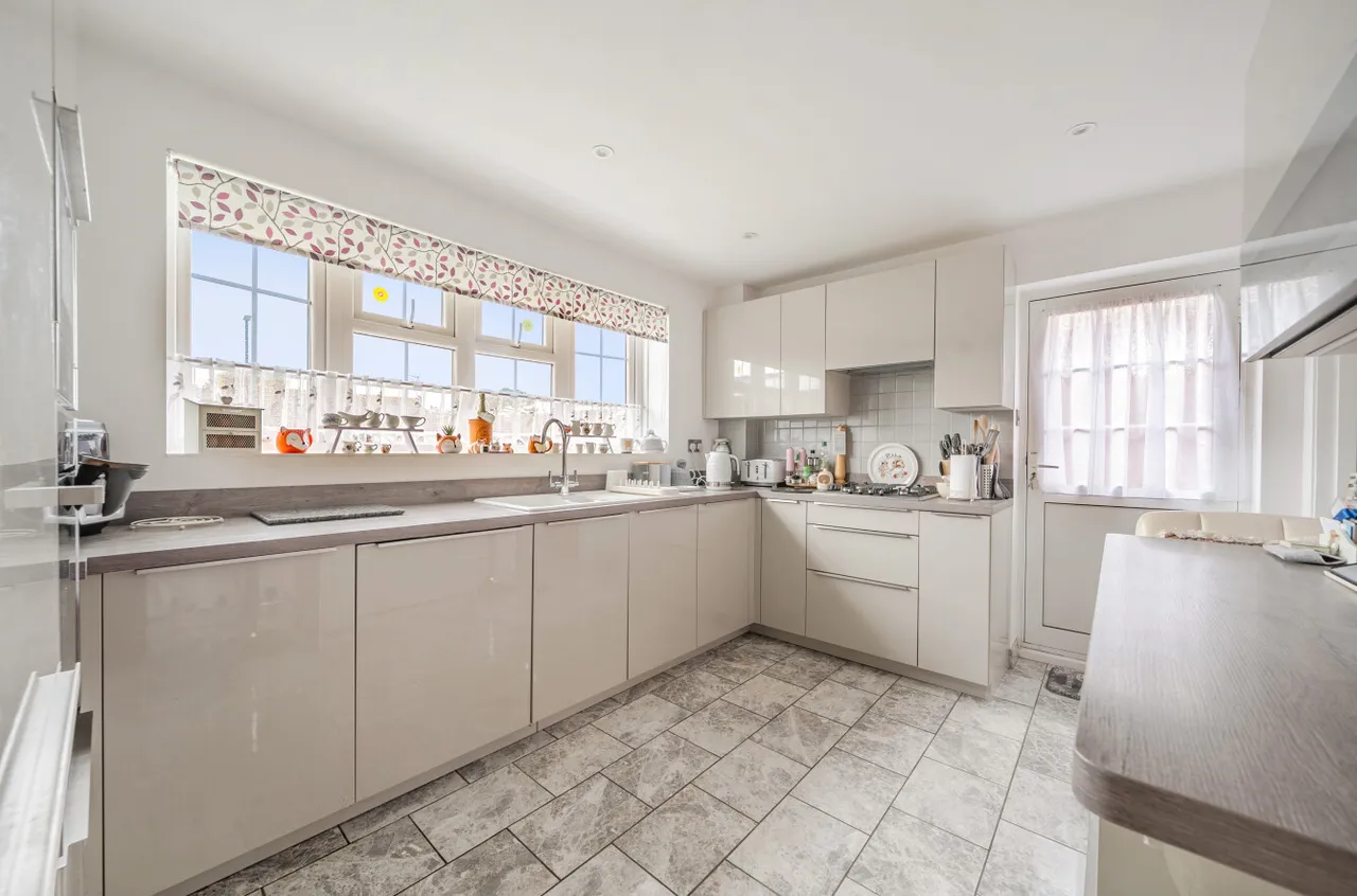 Foxdale Drive, Angmering, BN16, photo 3