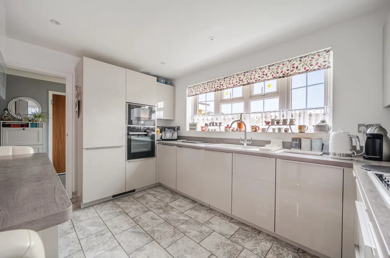 Foxdale Drive, Angmering, BN16, photo 11