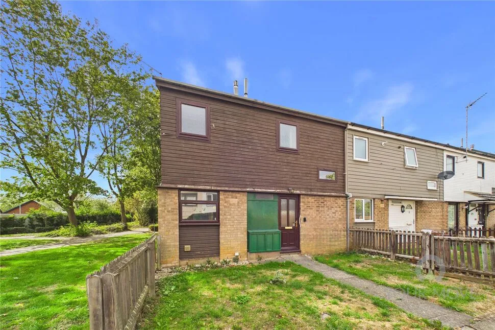 2 bed house for sale — Midfield Court, Thorplands, Northampton, NN3