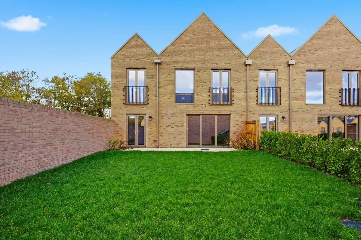 Chaplin Drive, Barnet, EN4, photo 11