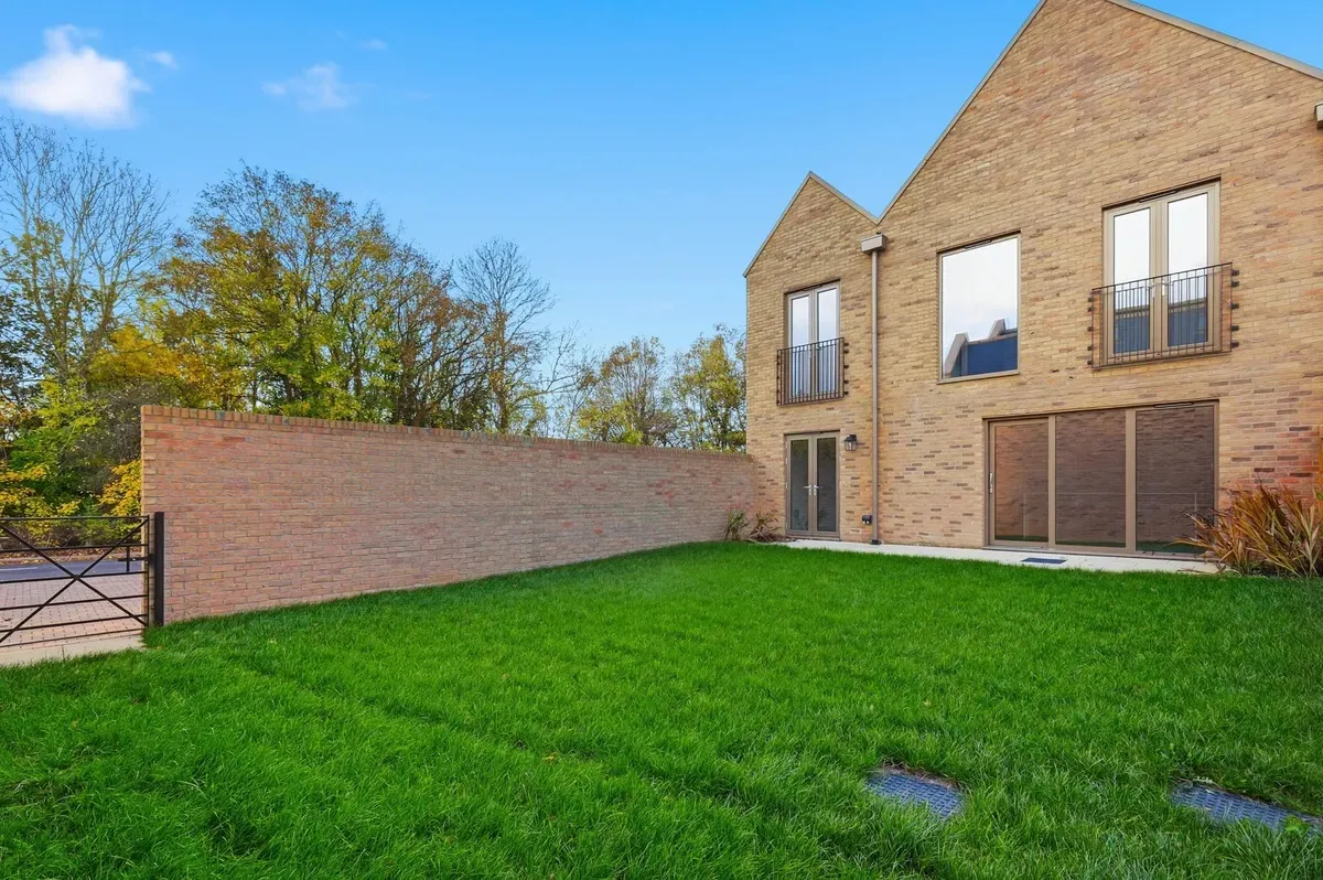 Chaplin Drive, Barnet, EN4, photo 18