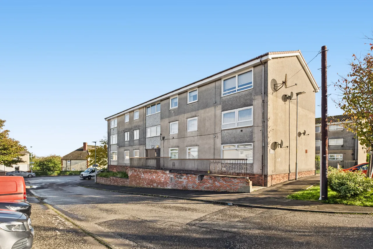 3 bed flat for sale, Addiewell Place, Coatbridge, ML5