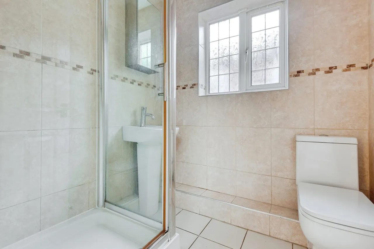 Ciaran Close, Liverpool, L12, photo 13