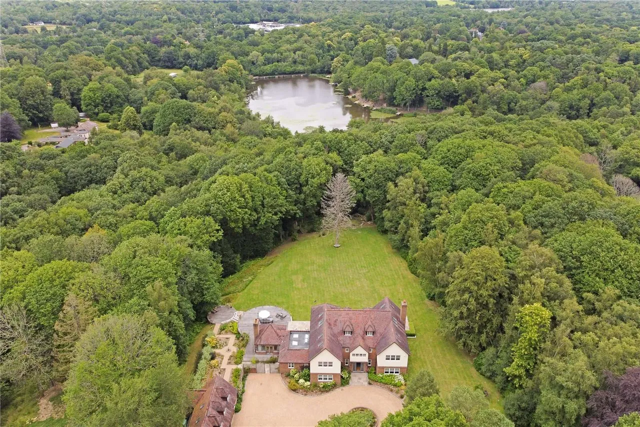 Cuttinglye Road, Crawley Down, West Sussex, RH10 4LR, photo 3