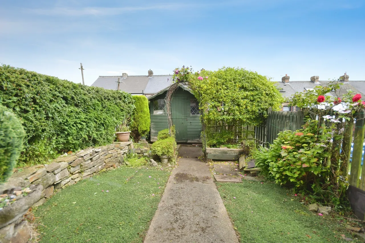 Carr Road, Sheffield, photo 12