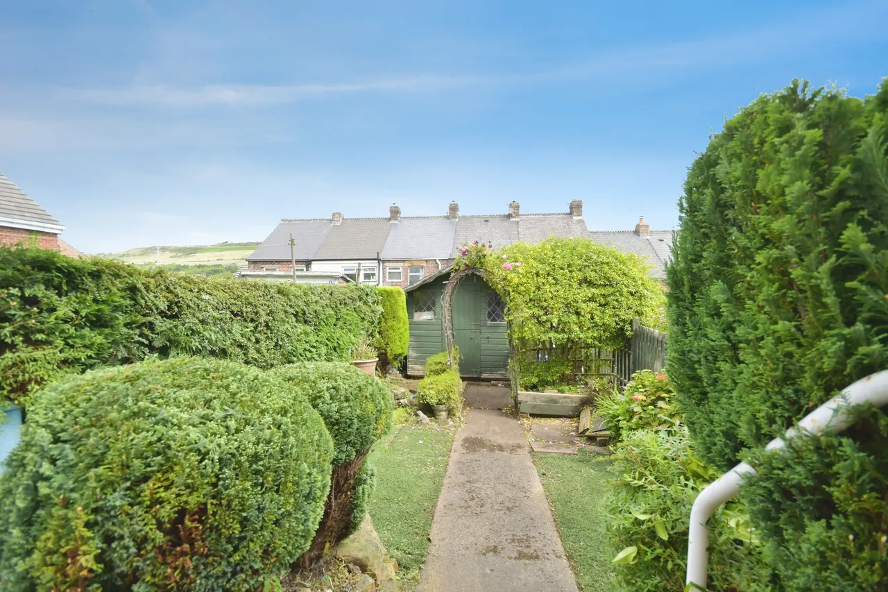 Carr Road, Sheffield, photo 9