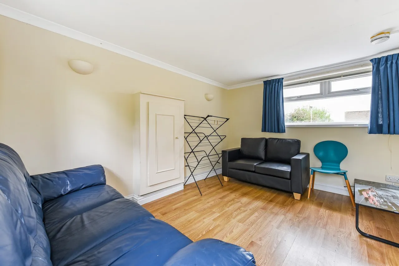 Minden Way, Stanmore, photo 5