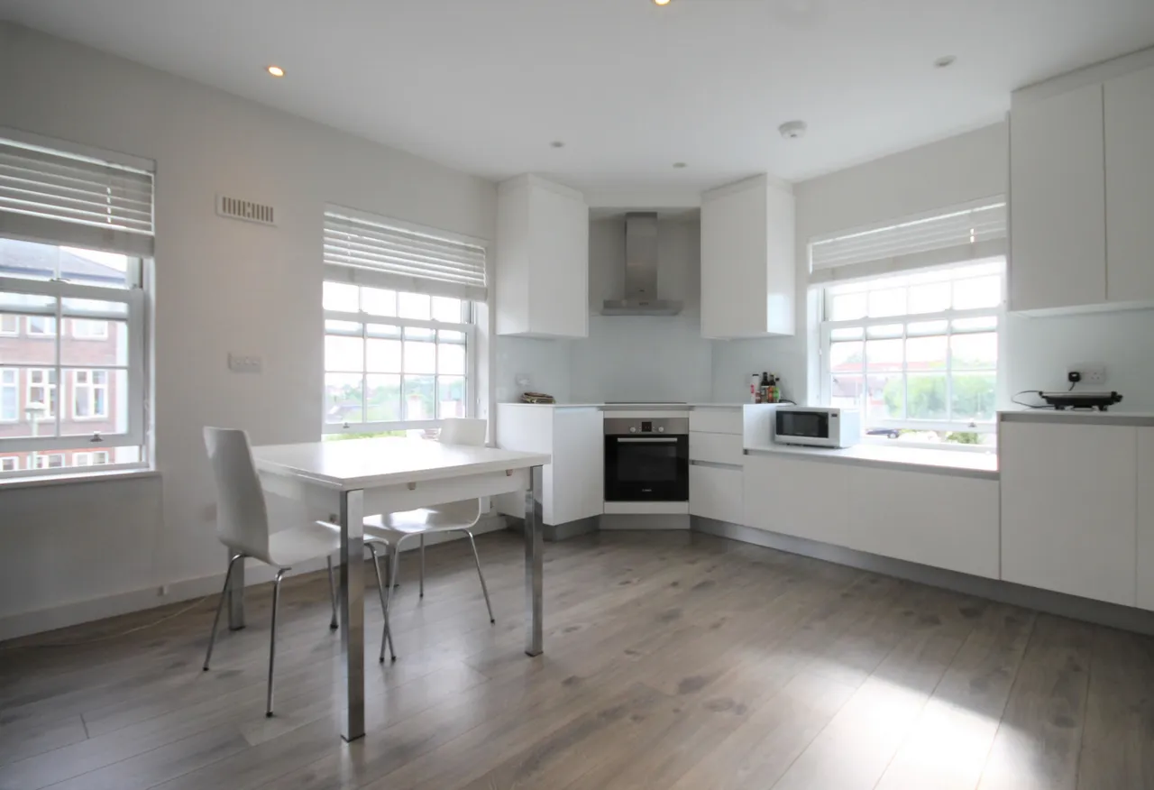 2 bed flat to rent, Rundell Crescent, Hendon Central, NW4