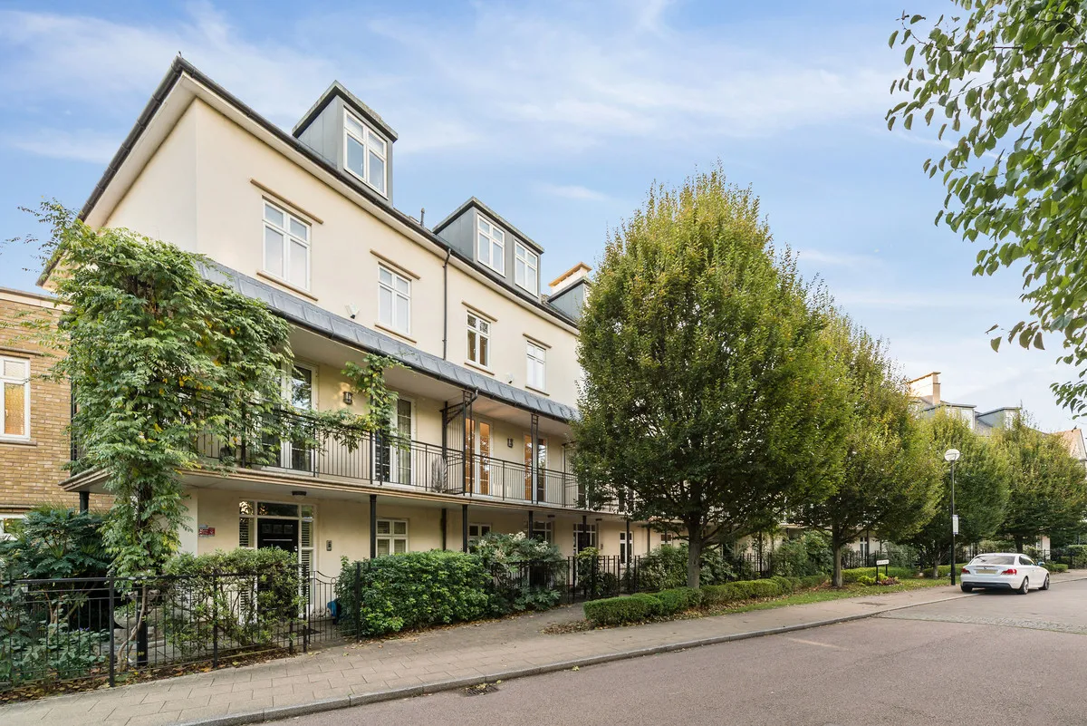 6 bed house to rent, Melliss Avenue, Richmond, TW9
