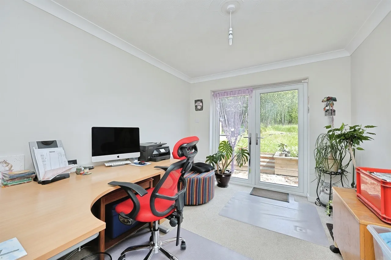 Walnut Walk, Marham, photo 10