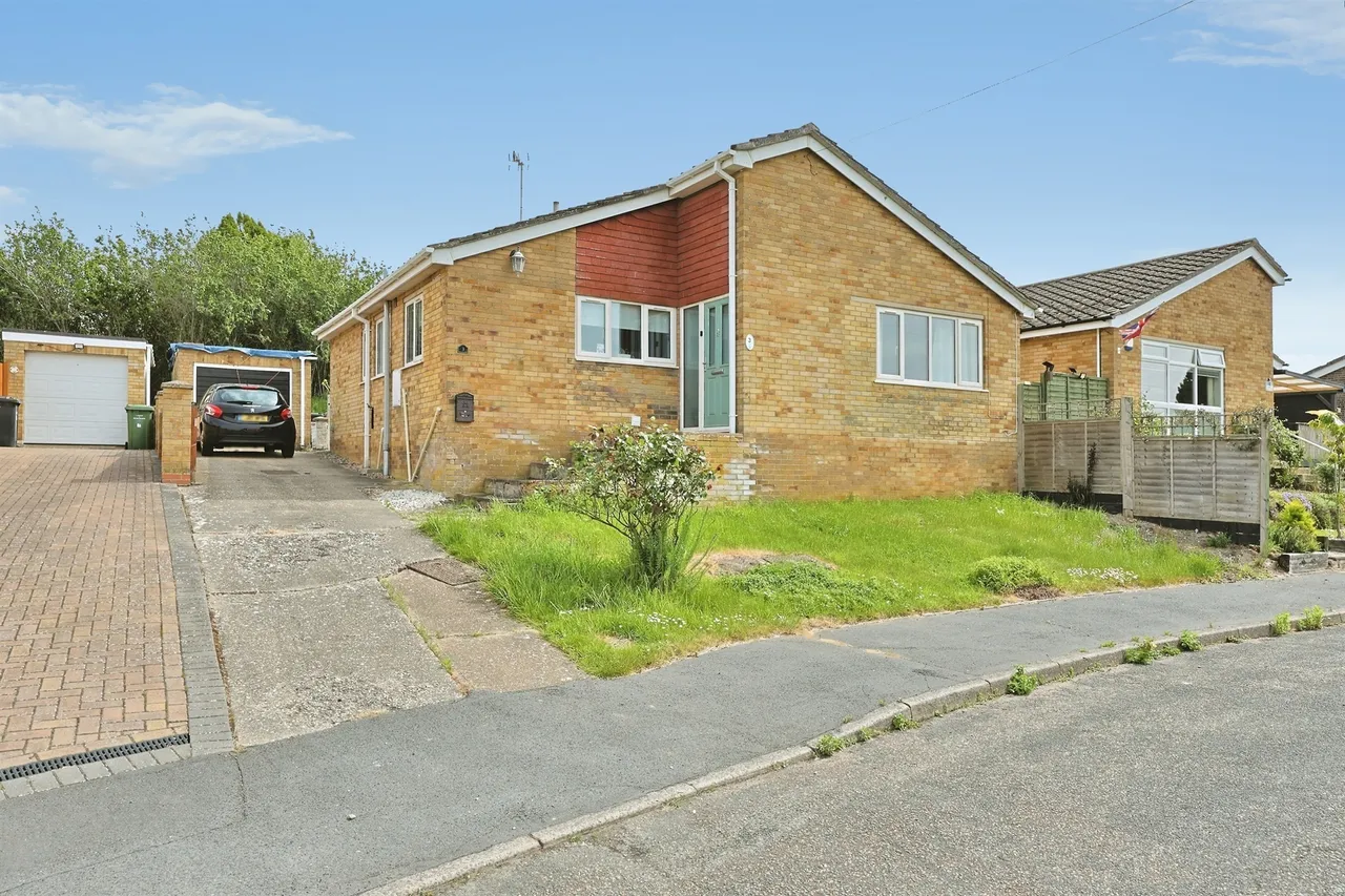 3 bed house for sale — Walnut Walk, Marham