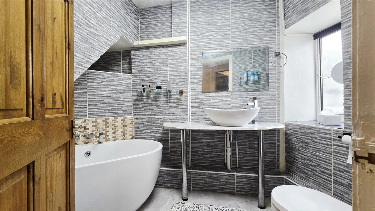 Vulcan Street, Holyhead, LL65, photo 7