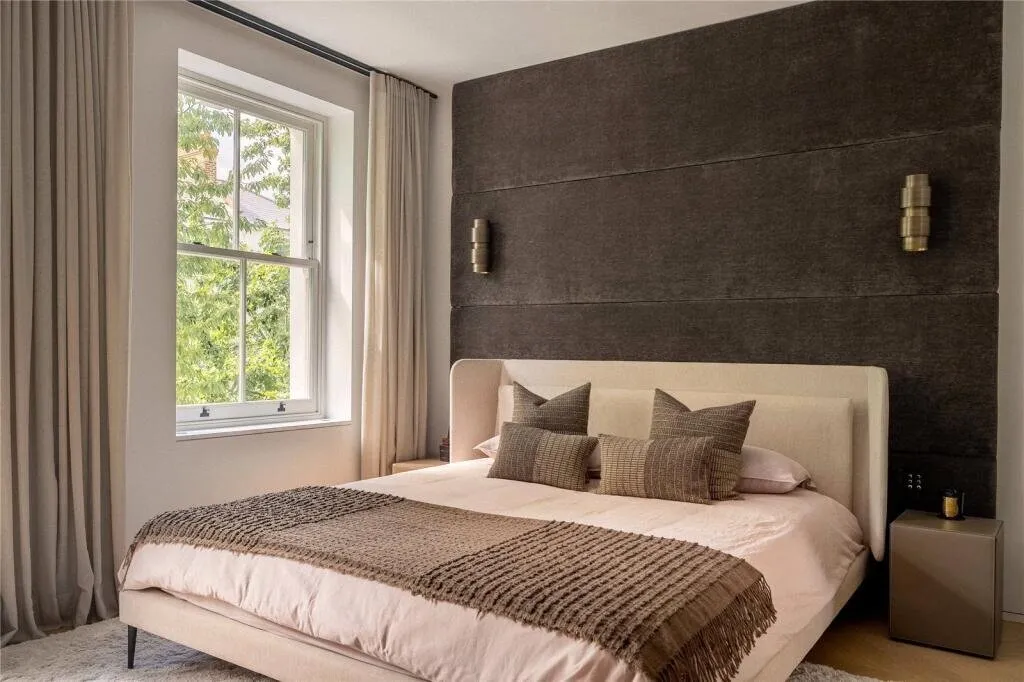 Berkeley Gardens, London, W8, photo 11