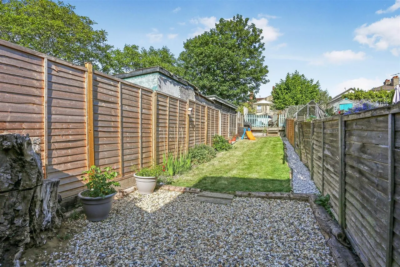 Sutton Grove, Sutton, SM1 4LT, photo 4