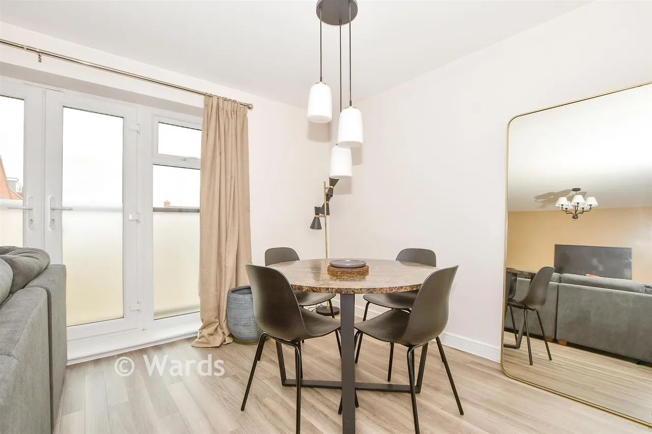 Royal Crescent, Kings Hill, ME19, photo 5