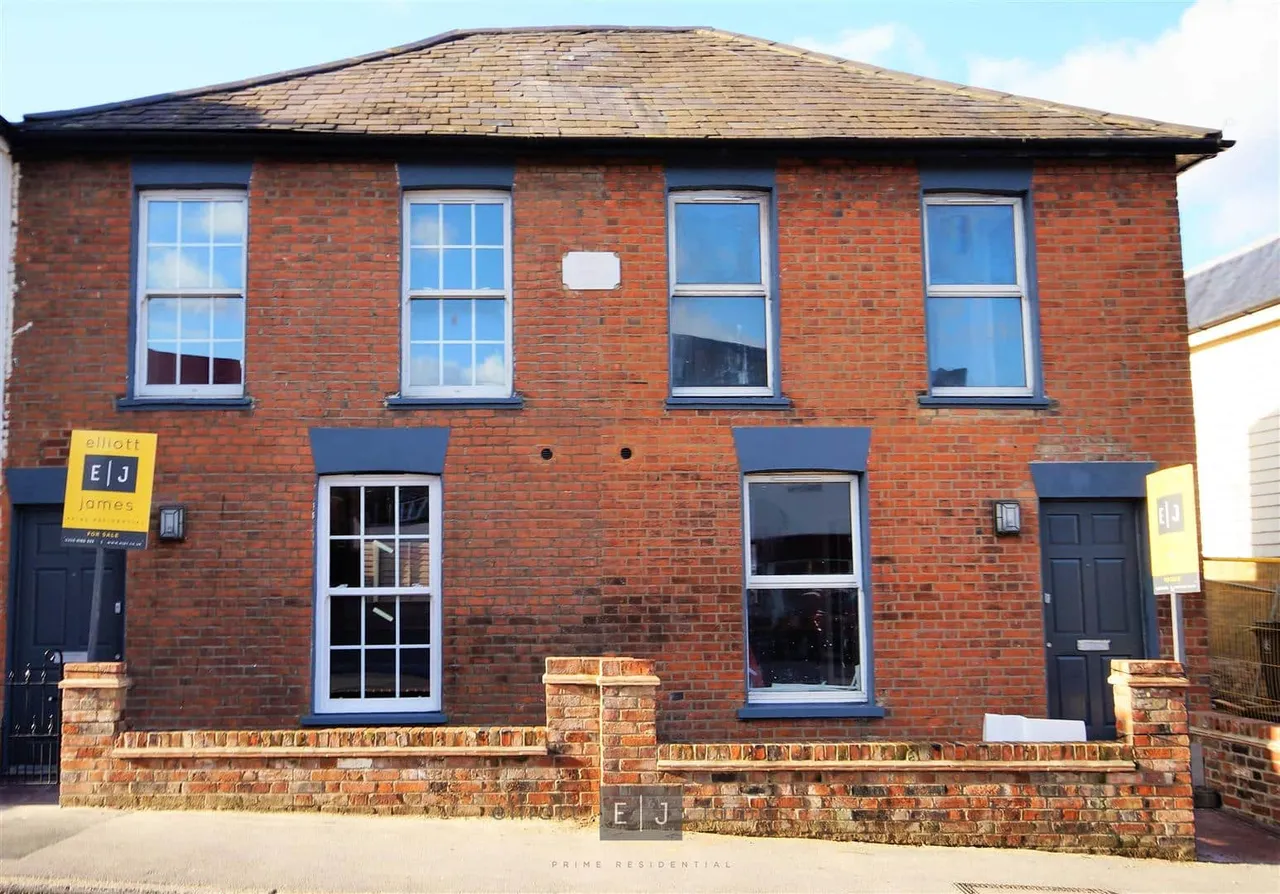 2 bed house to rent, Church Hill, Loughton, IG10