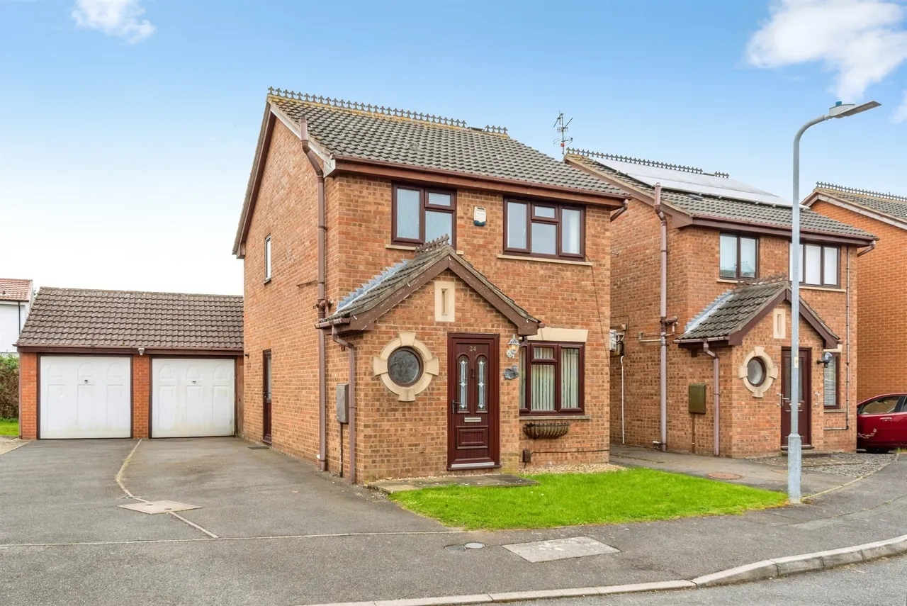 3 bed house for sale — Regency Gardens, Grantham