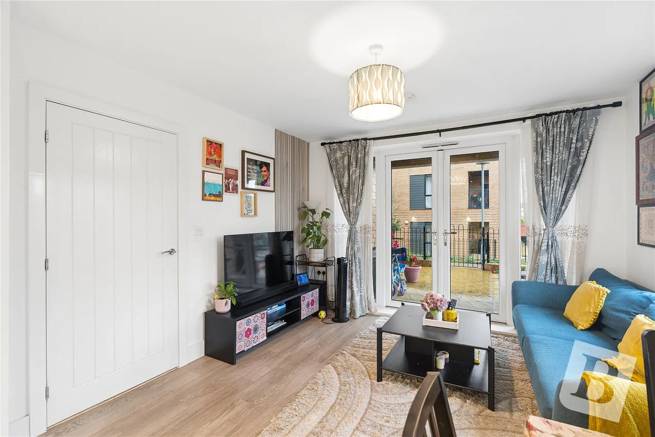 Windstar Drive, South Ockendon, RM15, photo 3