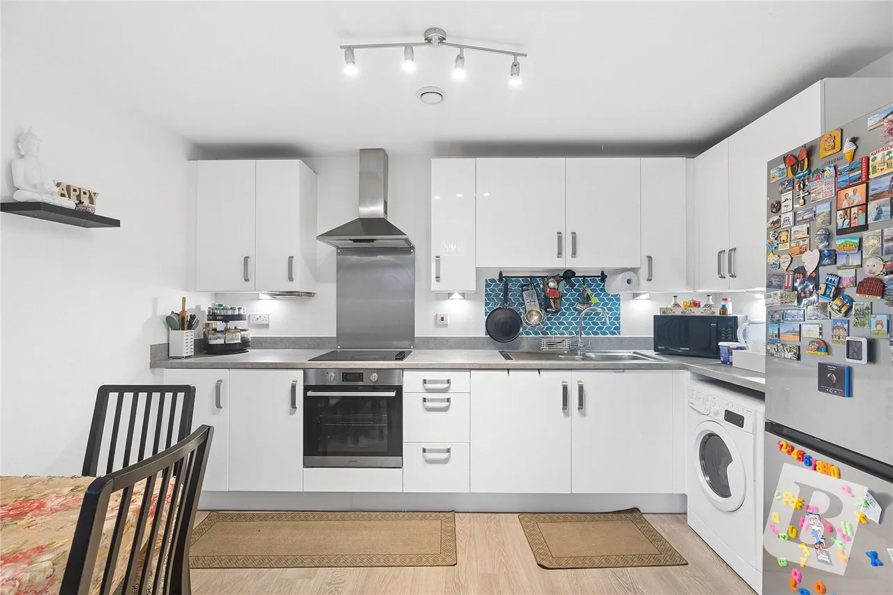 Windstar Drive, South Ockendon, RM15, photo 4